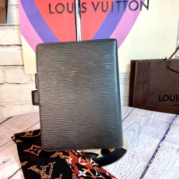 Louis Vuitton black Epi leather agenda planner MM custom painted🐆🐆 - Picture 2 of 10